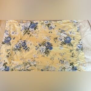 Laura Ashley Maybelle 100% Cotton Yellow Blue Floral Envelope Back 2 STD Shams